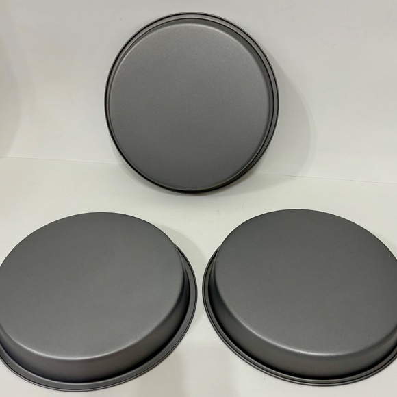 NEW 9” Round Nonstick Cake Pans Set of 3 - Picture 3 of 3